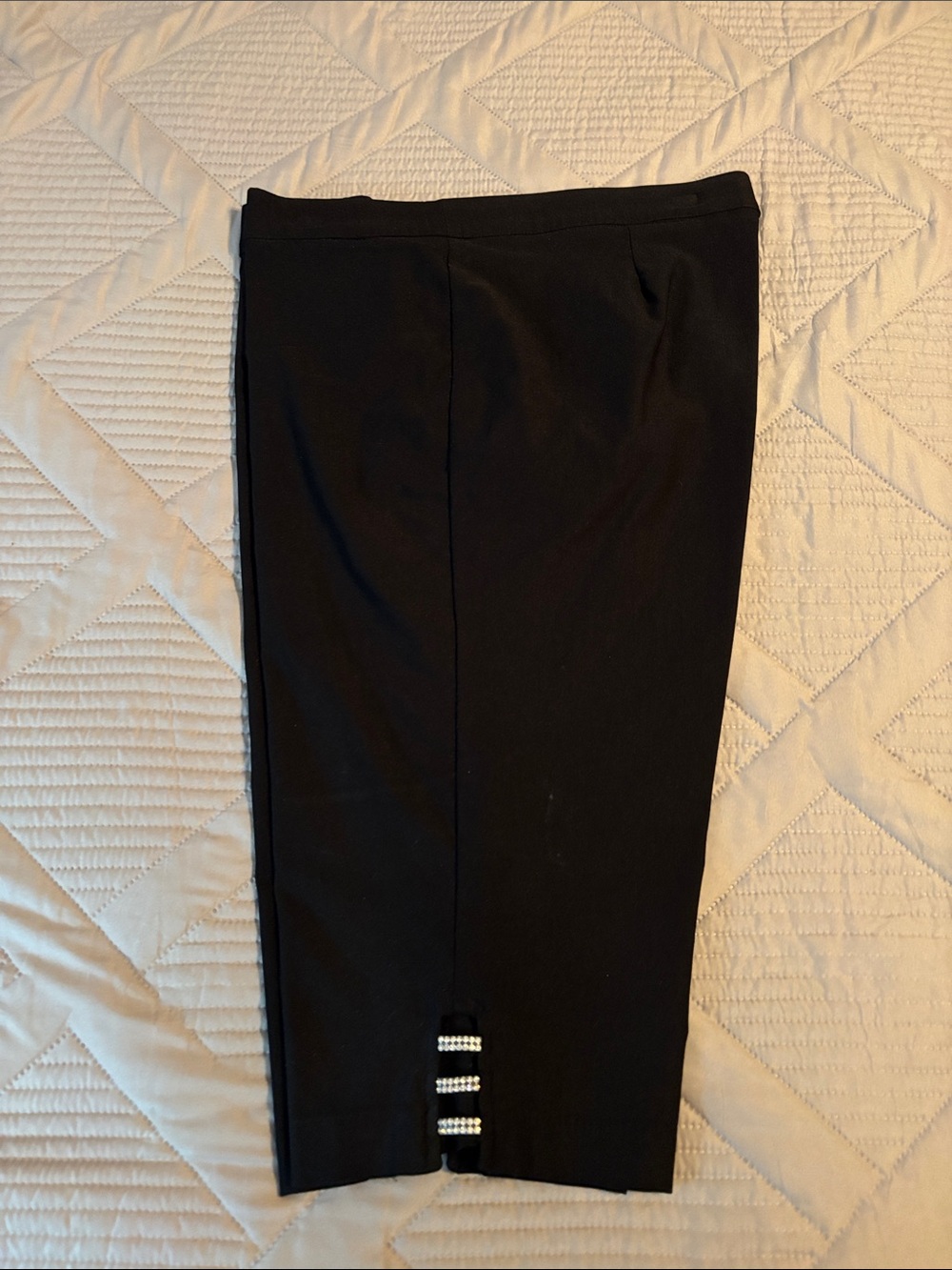 Women’s Capri Pants with Embellished Hem